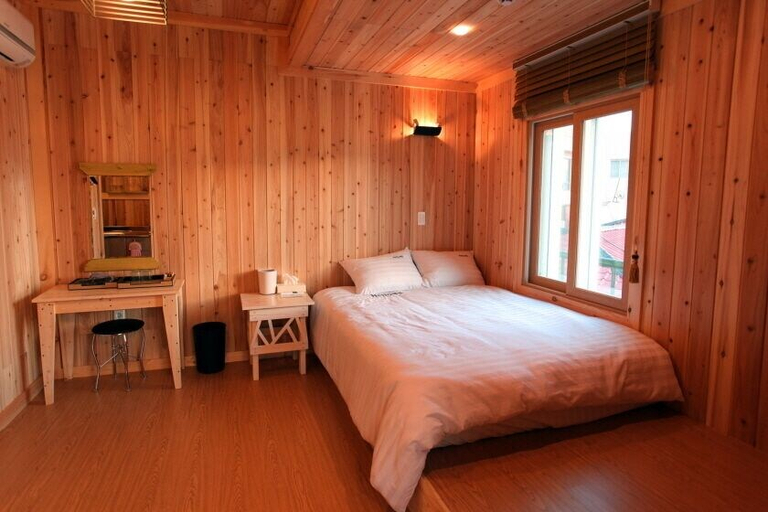 Bedroom 3, Seogwipo Harbor Pension, Seogwipo