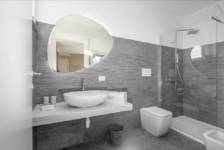 Bathroom 4, Viverone Lake Rooms, Biella