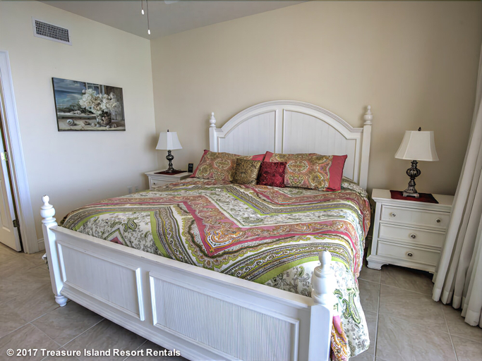 Bedroom 4, Treasure Island 0110, Bay