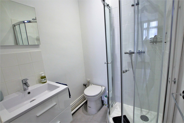 Bathroom, Cosy apartment 27 m2 in rue d'Antibes and Croisette, Alpes-Maritimes