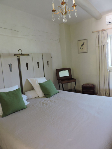 Bedroom 2, La Nesquière, Vaucluse