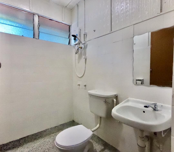Bathroom 5, The Garden Tioman, Mersing