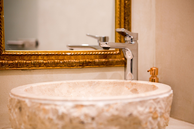 Bathroom 5, Georgia Studios, South Aegean
