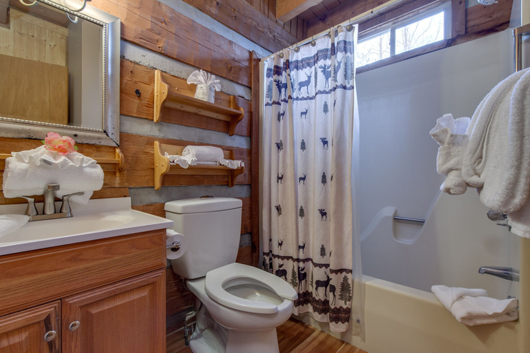 Bathroom 3, Moose Crossing by Jackson Mountain Homes, Sevier