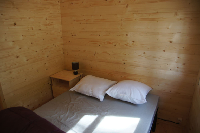 Bedroom 4, Camping le Vallon, Vaucluse