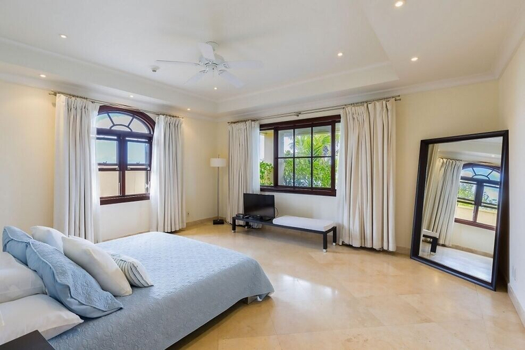 Bedroom 2, Sandy Cove 201 - Paradise