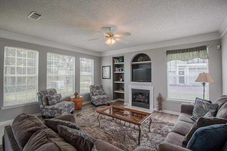 Legacy Villa 302, Harrison