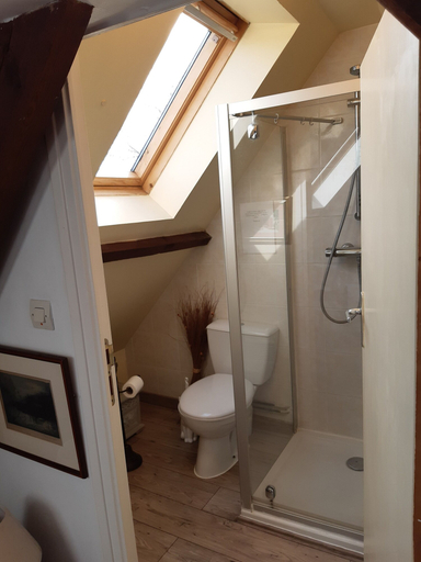 Bathroom 4, Les Alouettes B&B, Somme