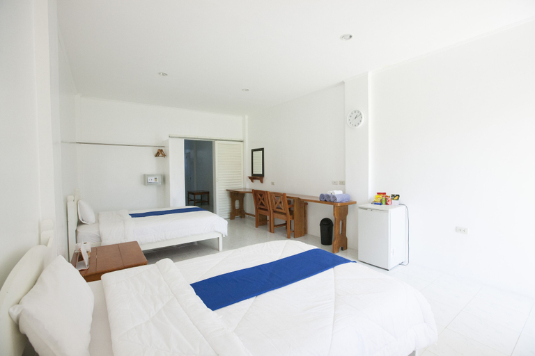Bedroom 4, Club Hari Dive Resort, Moalboal