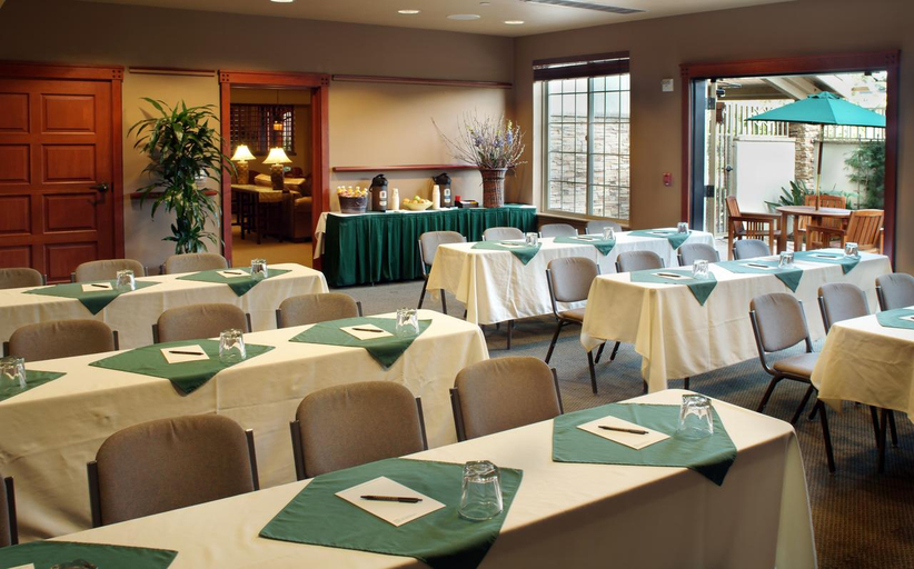 Food & Drinks 5, Larkspur Landing Extended Stay Suites Bellevue, King