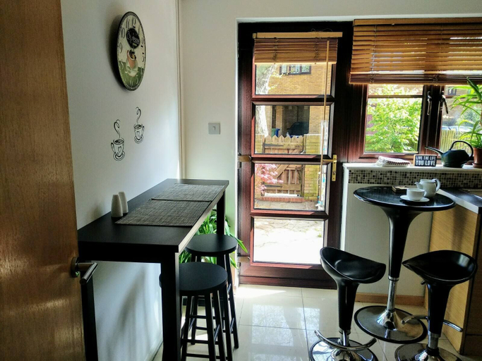 Others 5, En-suite Rooms, London