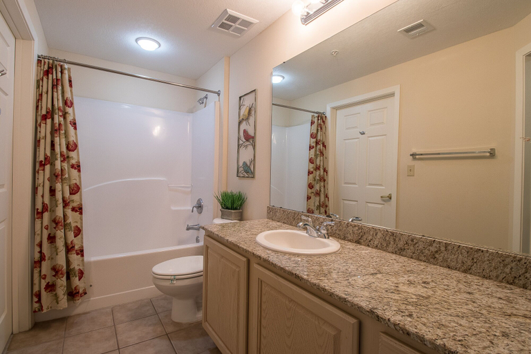 Bathroom 4, Legacy I 607, Harrison