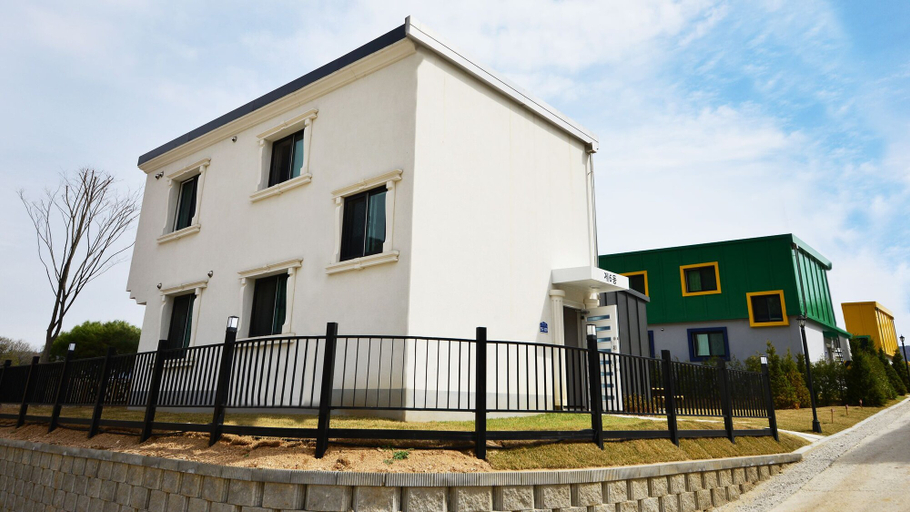 Exterior & Views 2, Eco Land Pension, Gapyeong
