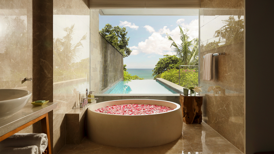 Maya Sanur Resort & Spa - Bathroom