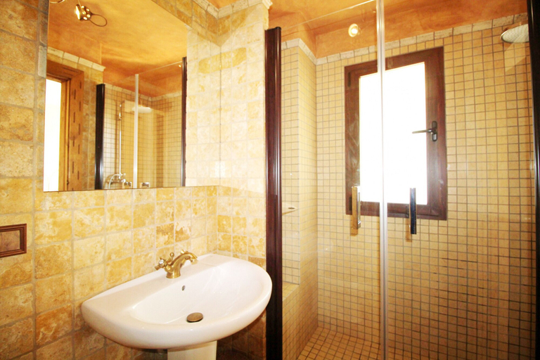 Bathroom, 1033 Villa Laura, Málaga