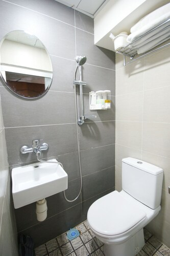 Hk Sky House, Yau Tsim Mong