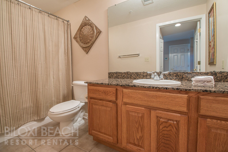 Bathroom 4, Legacy I 704, Harrison