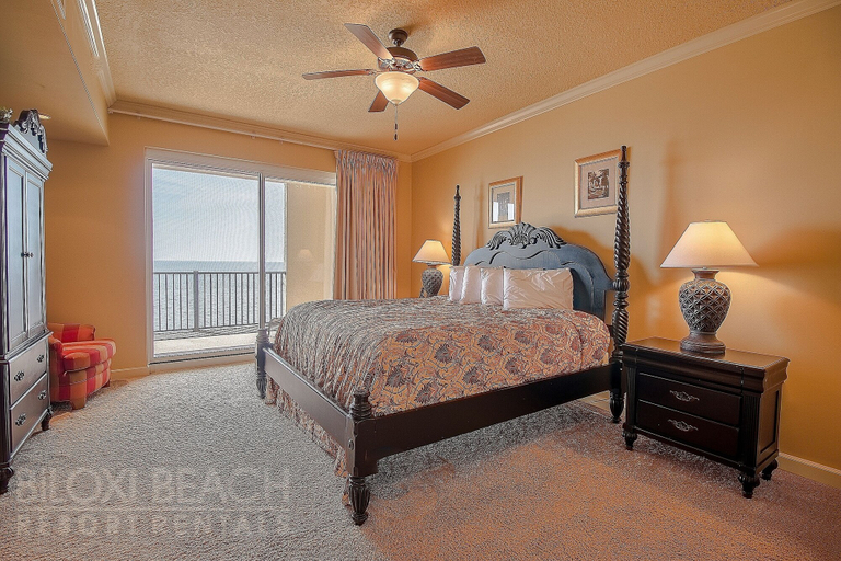 Bedroom 4, Sienna 904, Harrison