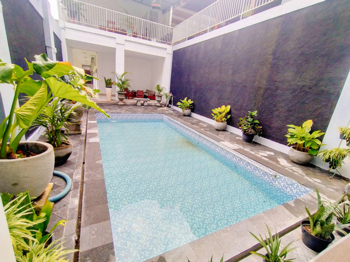 Exterior & Views 4, RedDoorz @ Artomoro Guest House, Sleman