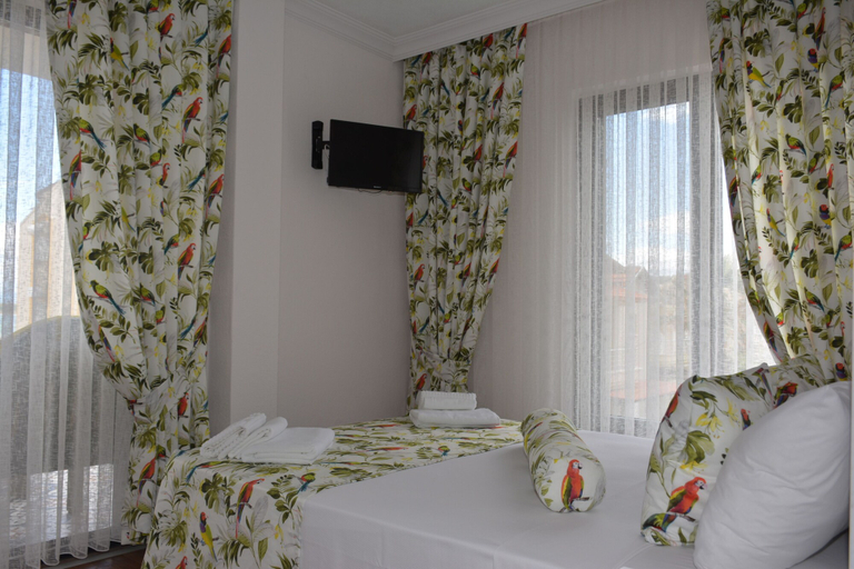 Bedroom 3, Cunda Flamingo Otel, Ayvalık