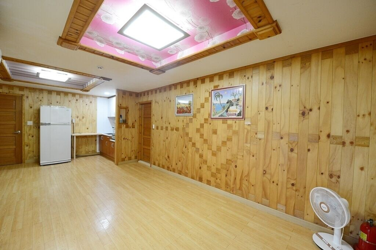 Others 5, Sydney Pension, Taean