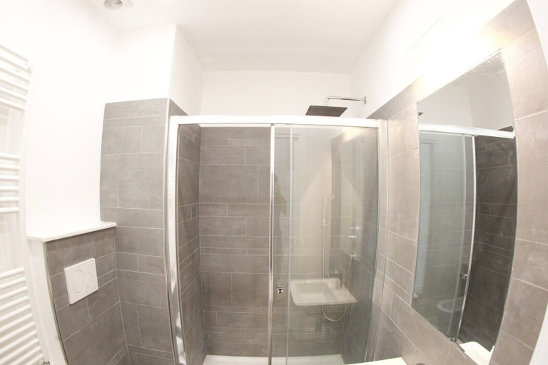 Bathroom 5, I love Roma, Roma