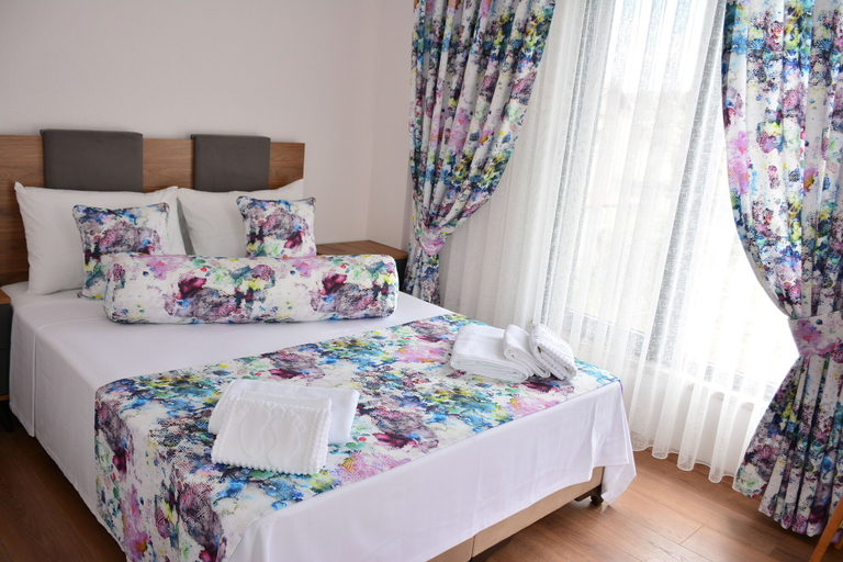 Bedroom 4, Cunda Flamingo Otel, Ayvalık