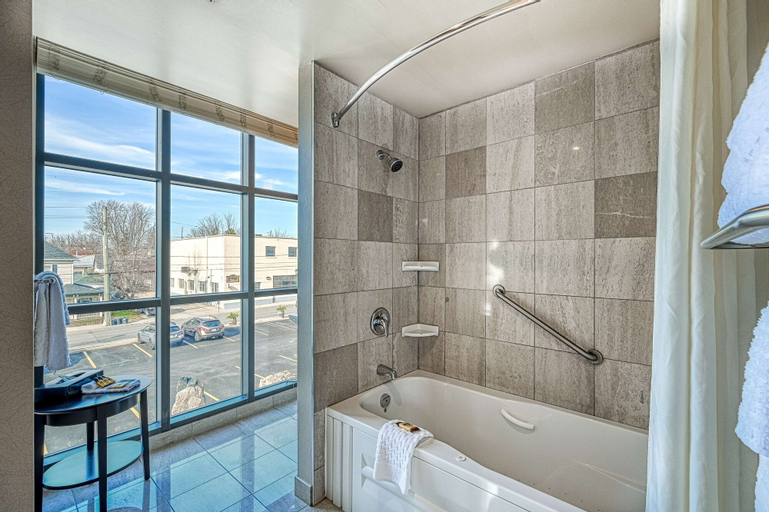 Bathroom 7