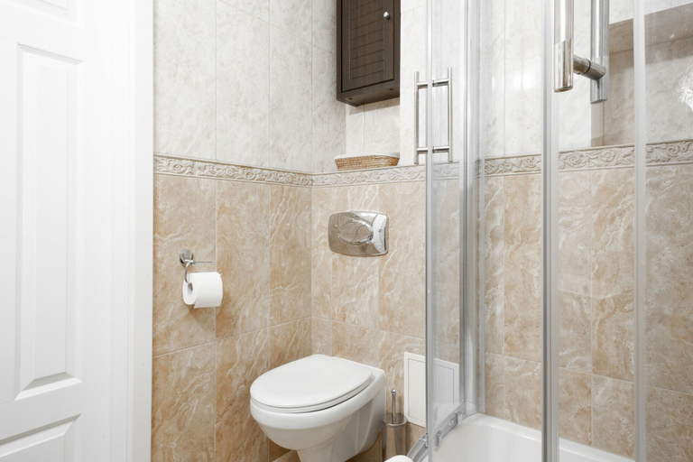 Bathroom 5, Freta 34/36 m. 8, Warsaw