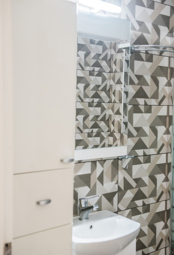 Bathroom 5, Lavender Apt by halu! Apartments, Central Macedonia
