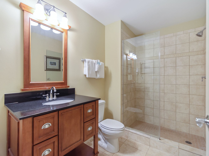 Bathroom 5, Sterling Breeze Hotel, Bay