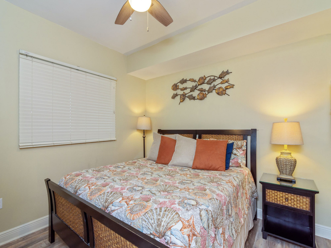 Bedroom 4, Sterling Breeze Hotel, Bay