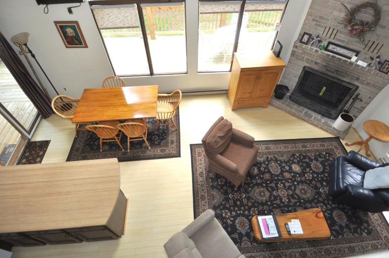 Public Area 2, Brookwood Chalet, Berkeley