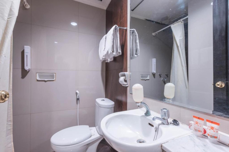 Bathroom 4, Sleepzzz Hotel Senayan, South Jakarta