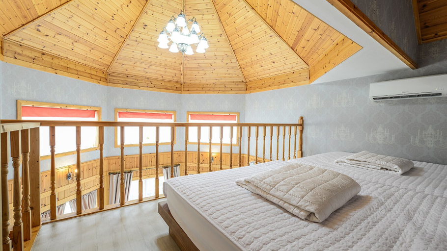 Bedroom 2, Magic Castle Pet Pension, Gyeongju