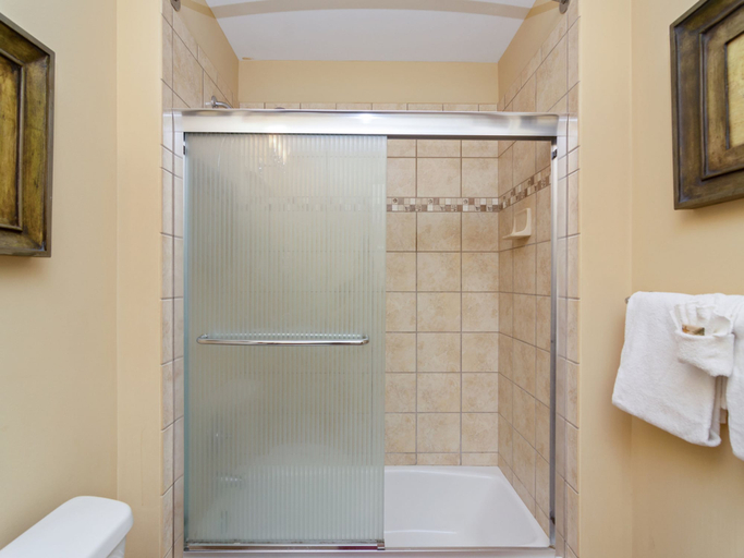 Bathroom 5, Sterling Breeze Hotel, Bay