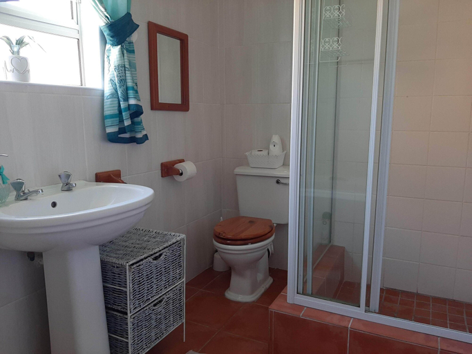 Bathroom 4, Silverdunes Holiday Accommodation, Overberg