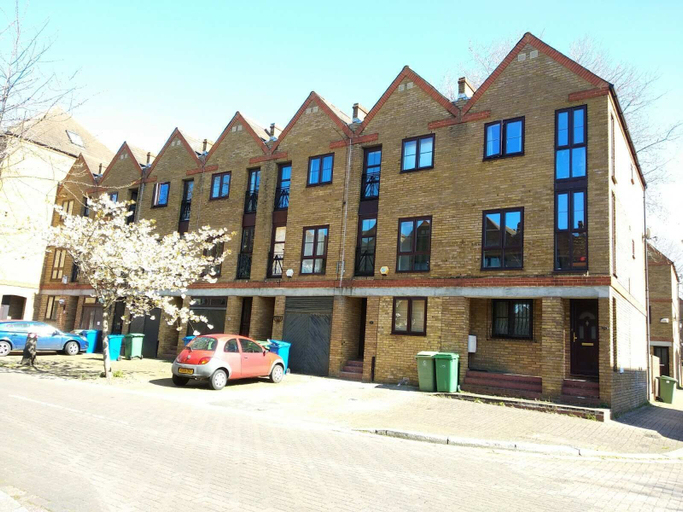 Exterior & Views 2, En-suite Rooms, London