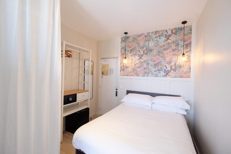 Bedroom 4, Hotel de la Plage, Hérault