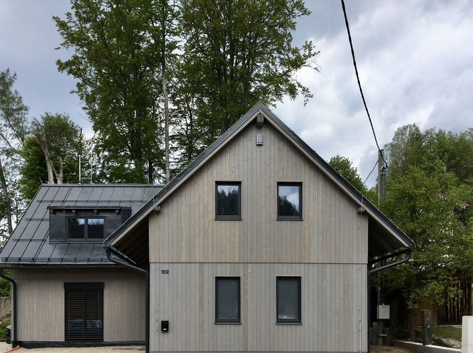 Exterior & Views