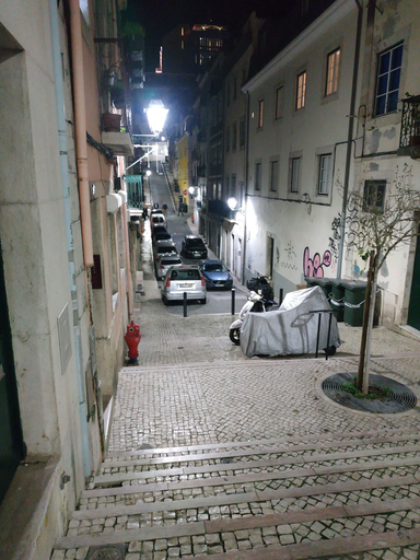 Others 3, Casa da Travessa Sol e Terra��o na Bica, Lisbon