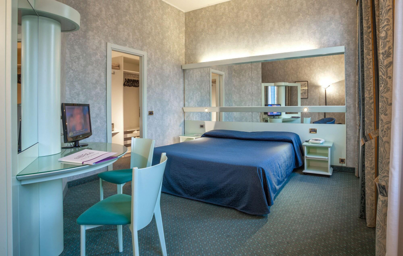 Bedroom 4, Terme Savoia, Padua