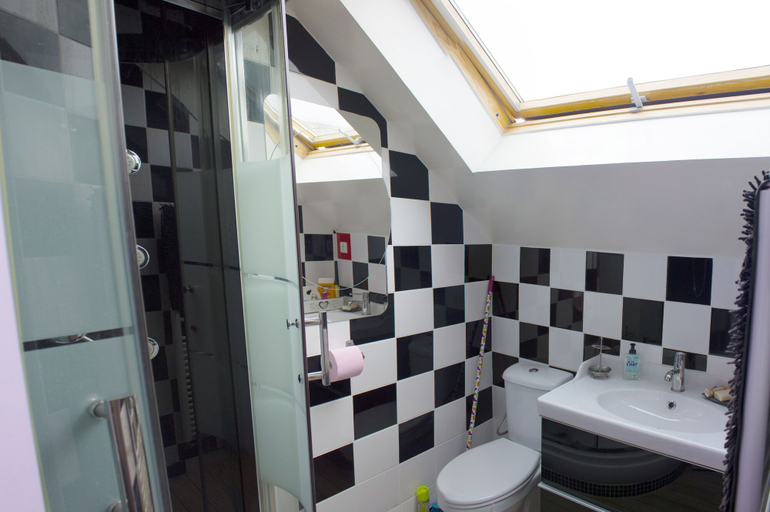 Bathroom 3, Le Relais De L'Aube, Somme