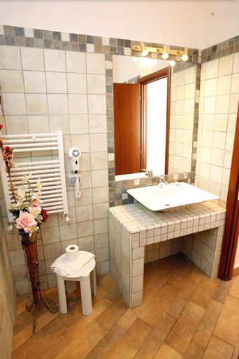 Bathroom 5, B&B Luana Inn Airport, Roma
