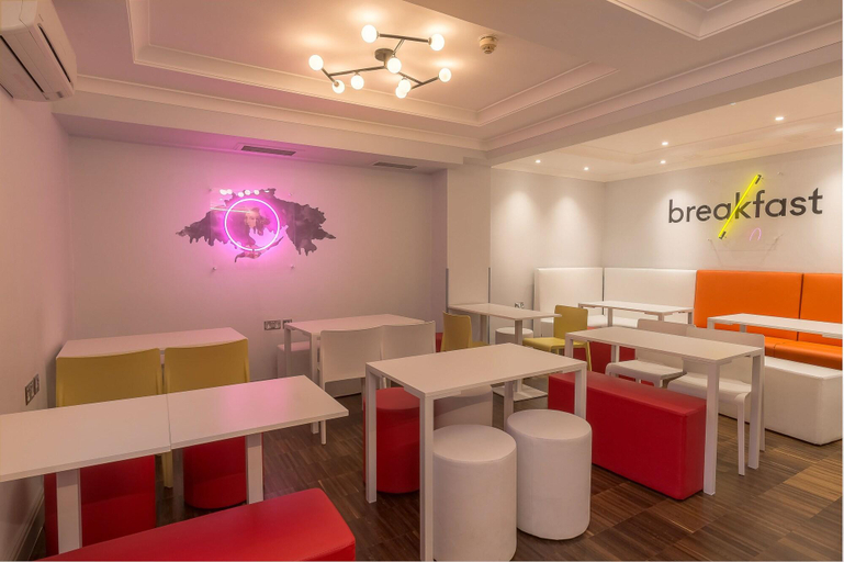 Public Area 3, Victoria Inn, London