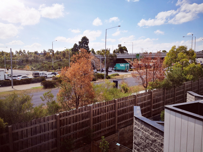 Exterior & Views, Delicate Bundoora townhouse 10, Banyule - North
