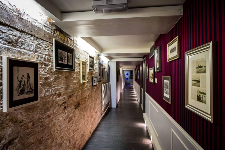 Public Area 2, The Varsity Hotel & Spa, Cambridgeshire
