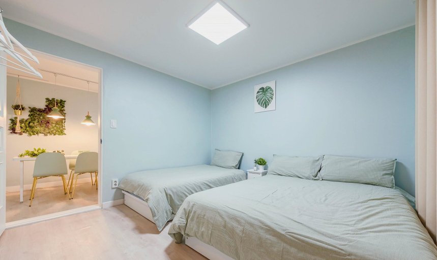 Bedroom 2, SeeU House, Mapo