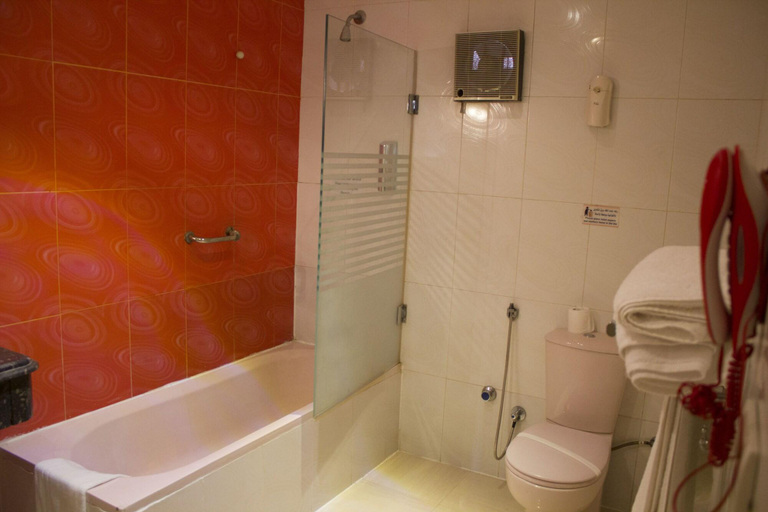 Bathroom 4, Zayed Hotel, Al-'Ajuzah