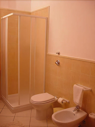 Bathroom 5, A Giummara, Trapani